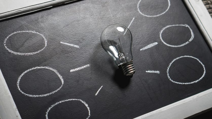 "Domotizar" una lámpara de escritorio por 10€